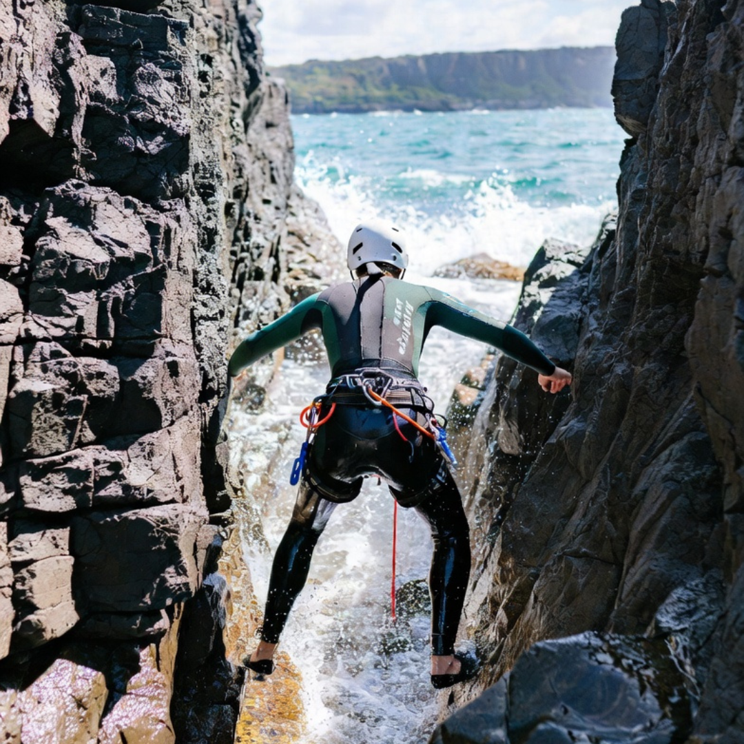 coasteering: wielki błękit i skoki z klifów